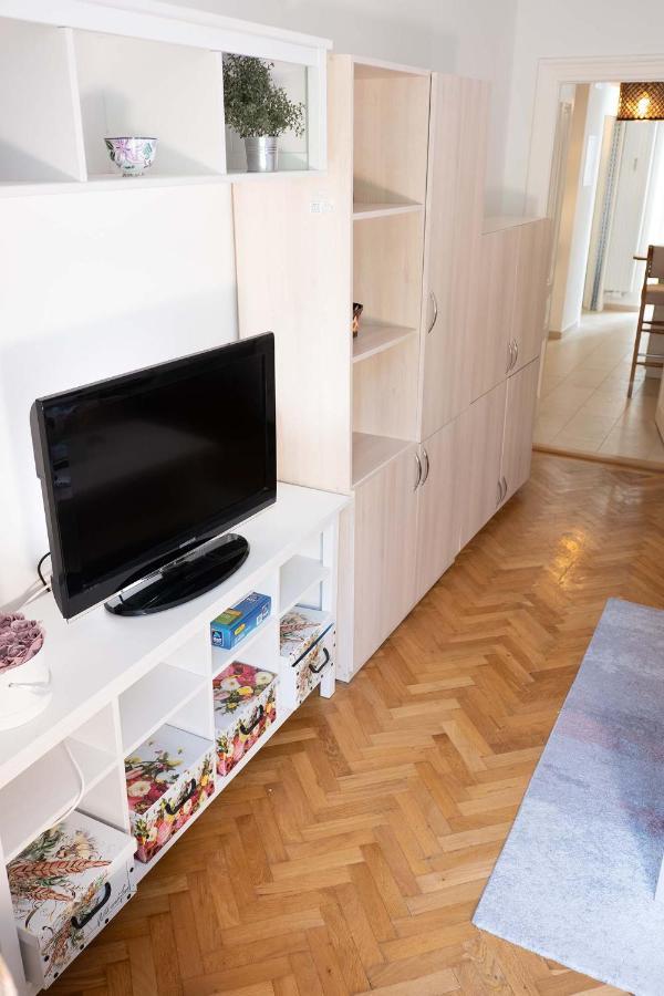 2 Rooms & Balcony - Top Location! Βιέννη Εξωτερικό φωτογραφία