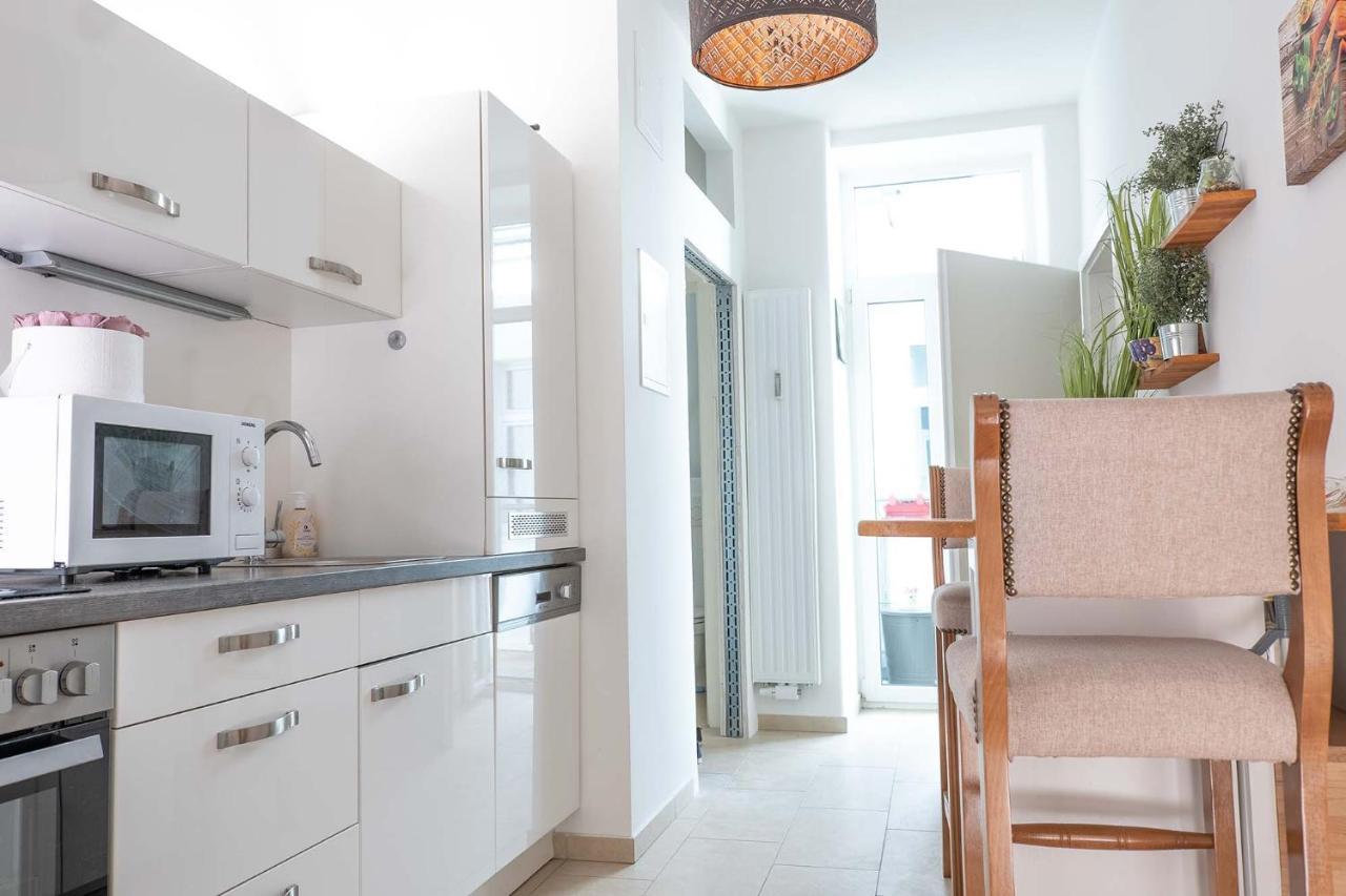 2 Rooms & Balcony - Top Location! Βιέννη Εξωτερικό φωτογραφία